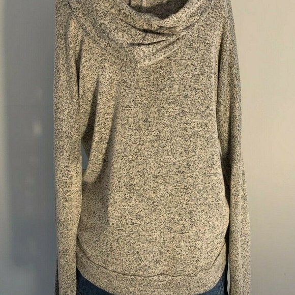 Free Kisses SZ M Lightweight Hoodie Sweater Junior - Picture 2 of 6